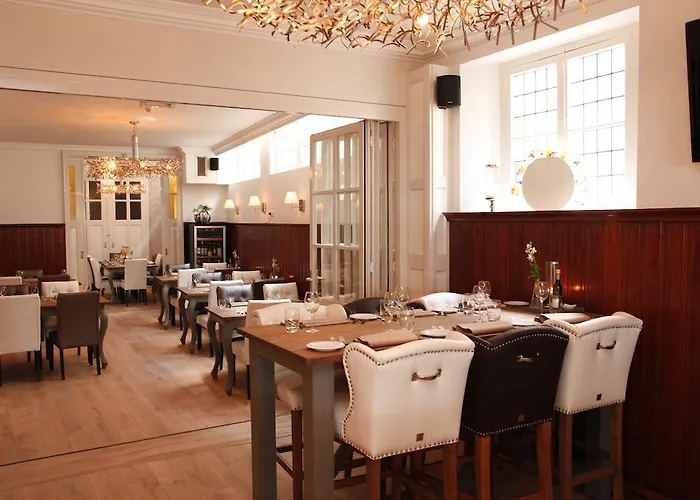 מלון Restaurant Riche בוקסמיר